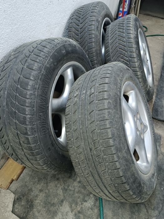 Лети джанти с гуми + болтове за тях.