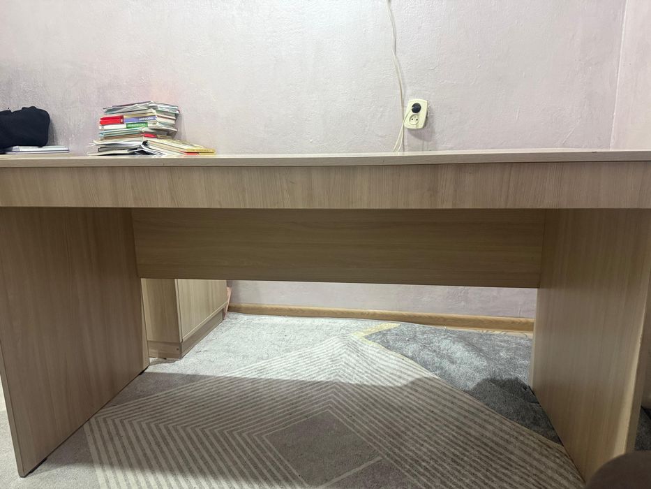 офисные столы ,столы доя учебы