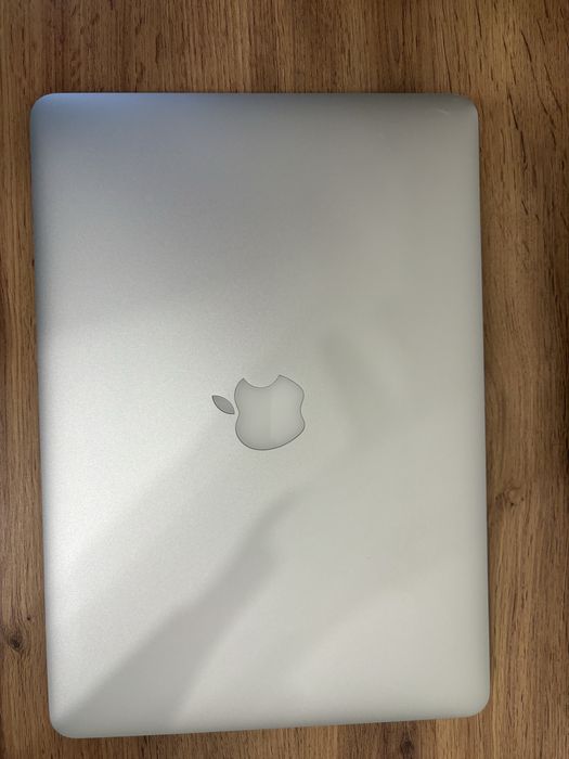 Продам макбук в отличном состояние