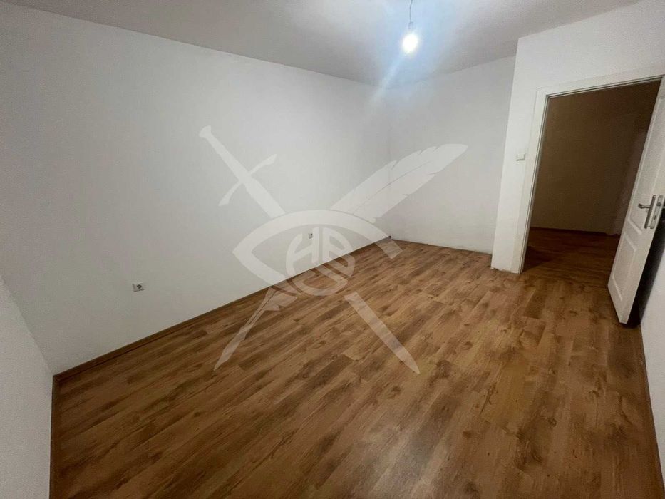 Продава се Двустаен апартамент в Айтос - 75 кв.м за 640 €/кв.м - Снимка #2