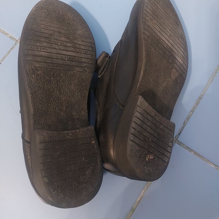 Продам туфли для мальчика