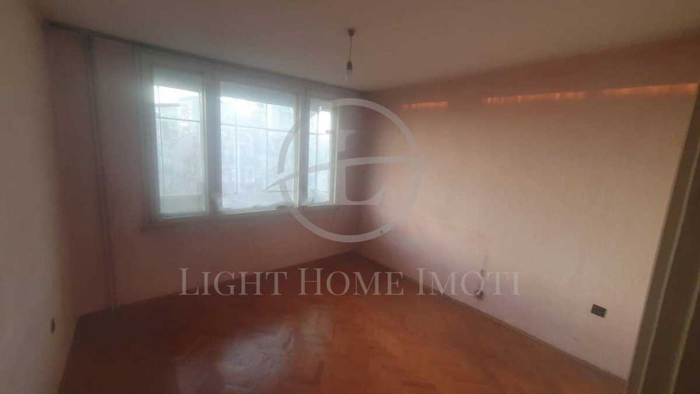 Продава се Тристаен апартамент в Пловдив, Каменица 1 - 100 кв.м за 1825 €/кв.м - Снимка #2