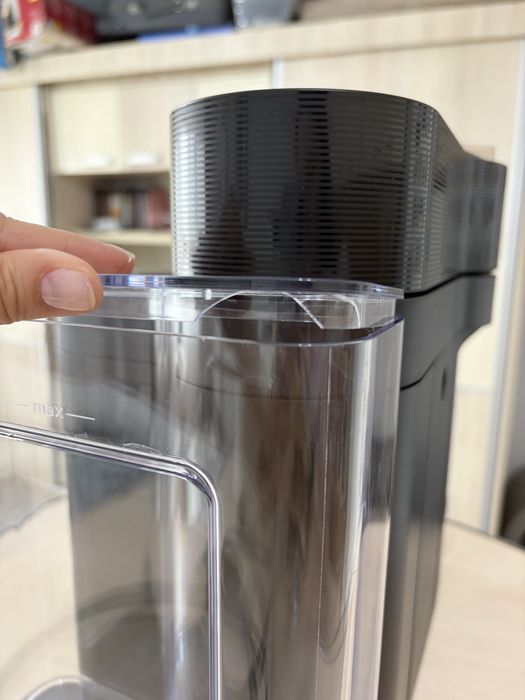 Espressor Vertuo Lattissima Negru