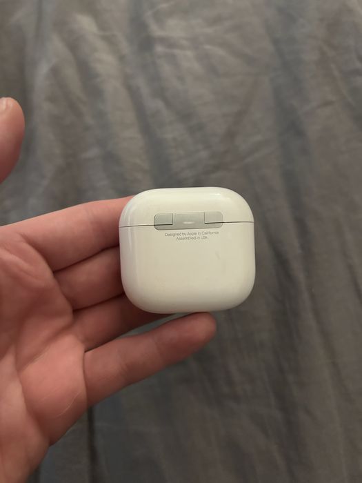 Vand casti airpods 4 ANC