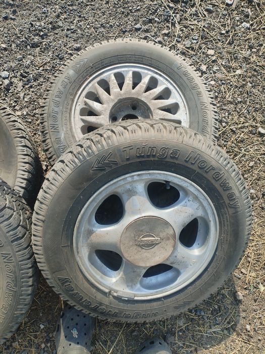 Продам резину зимнею 14