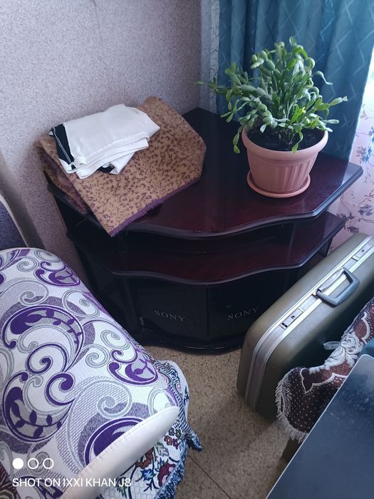 Продам уголок для телевизора