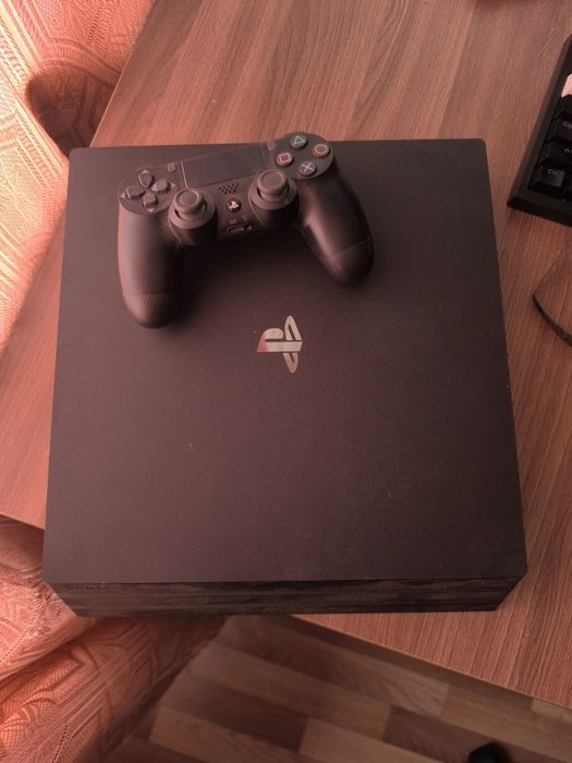 Срочно продам Playstation 4 pro 1tb