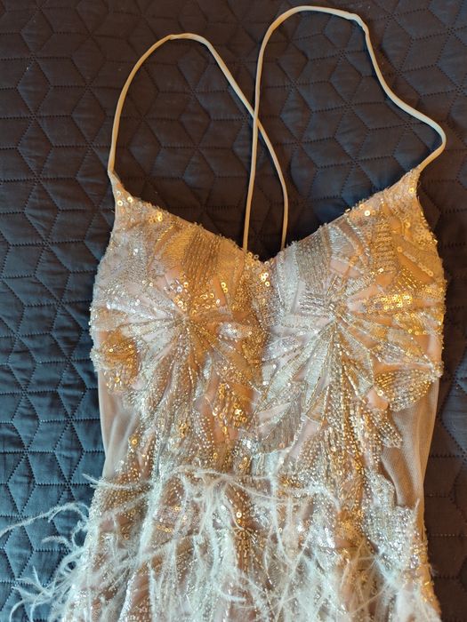 Бална рокля в нежен цвят