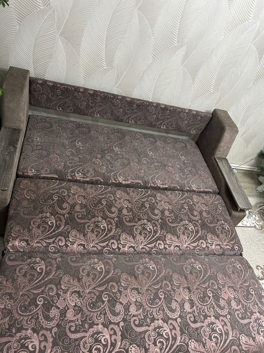 Продам диван в хорошем состоянии