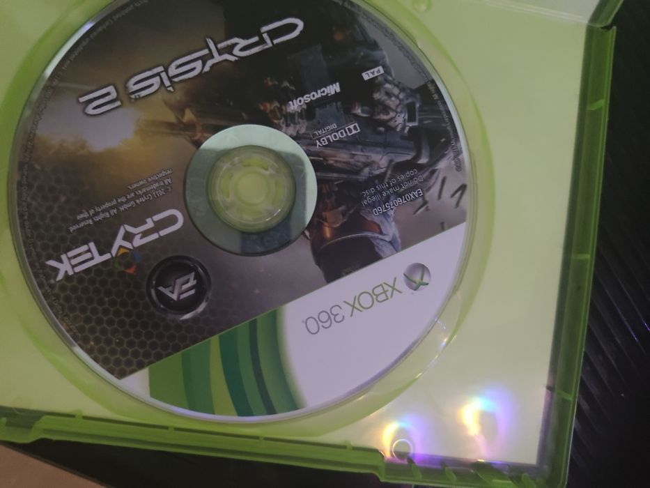 Компютър и клавиетура и мишка и  XBOX 360 + играта