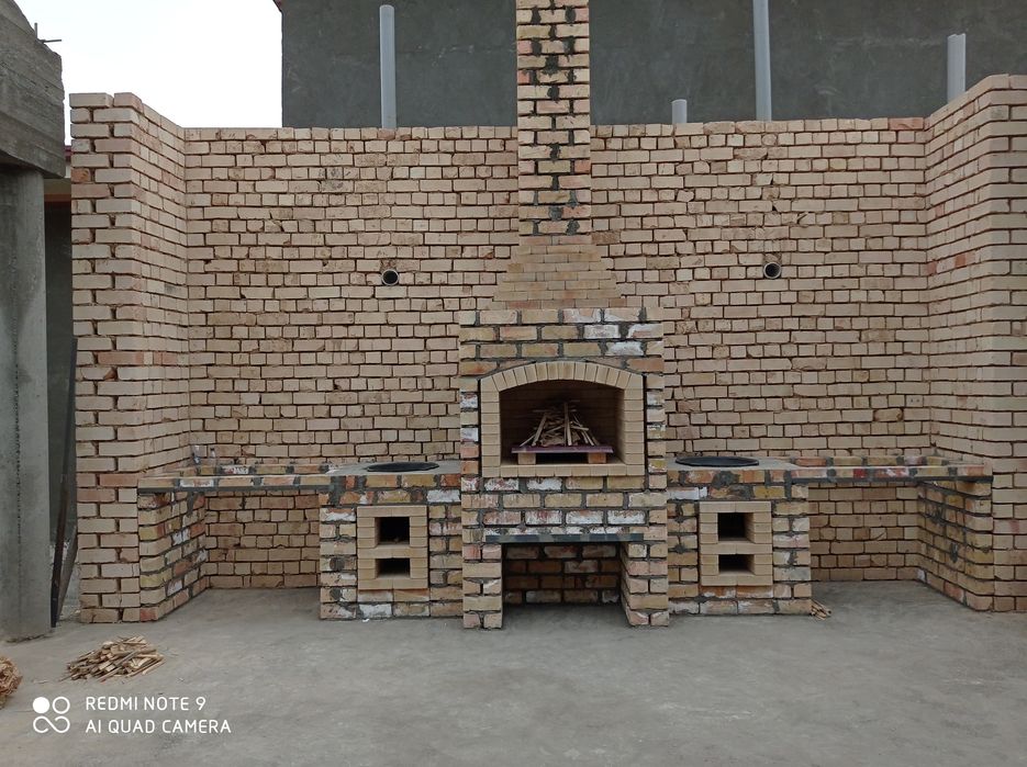 Летняя кухня Барбекю очаг камин пицца печь.