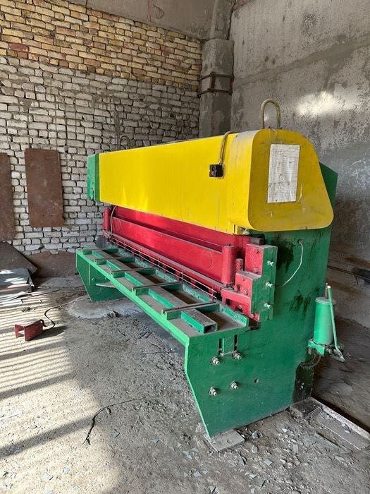 Продается гильотина большая Гильотина СТД 9 А