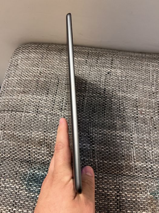 Vând iPad 8 WiFi Only 128 GB baterie 99%