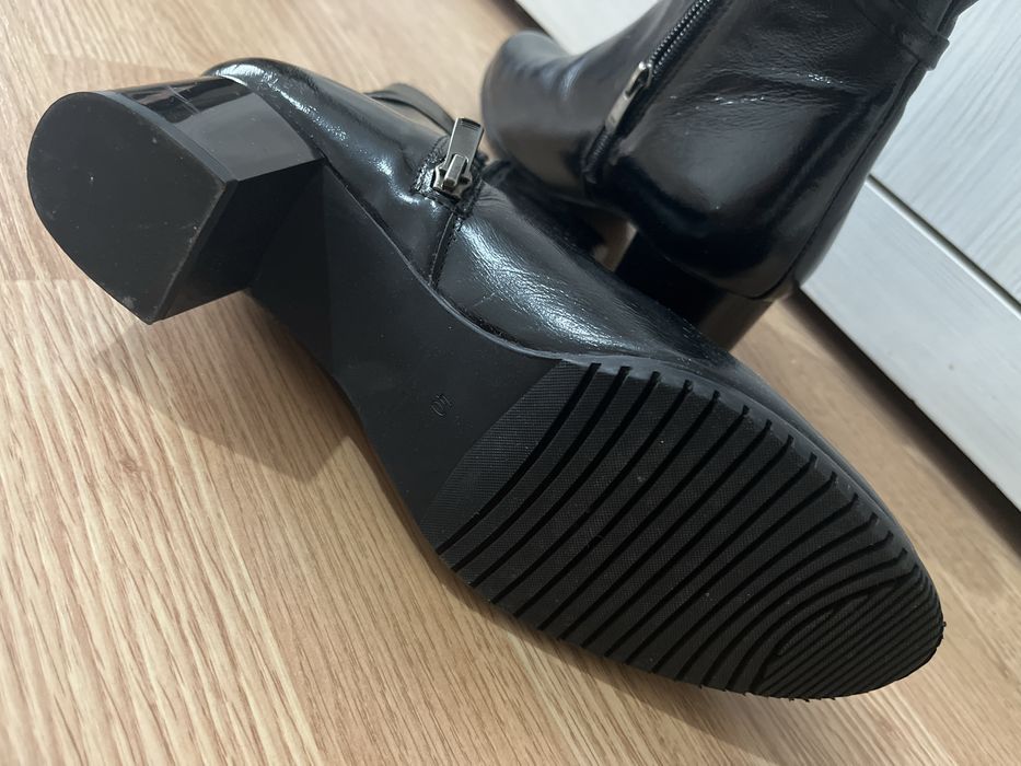 Женские демисезонные ботинки