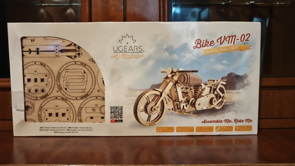 Motocicleta VM-02 UGEARS