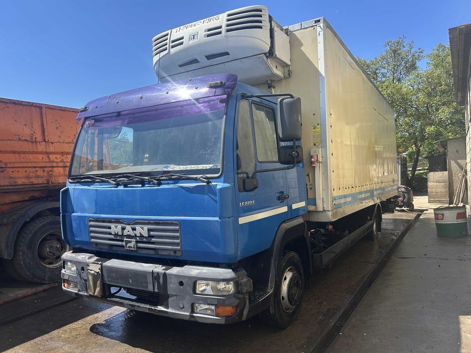 Autoutilitara TERMOKING MAN 12.225LLC/LE 220C