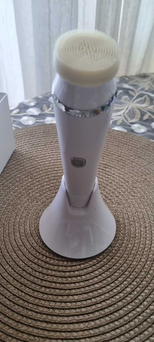 Aparat masaj facial