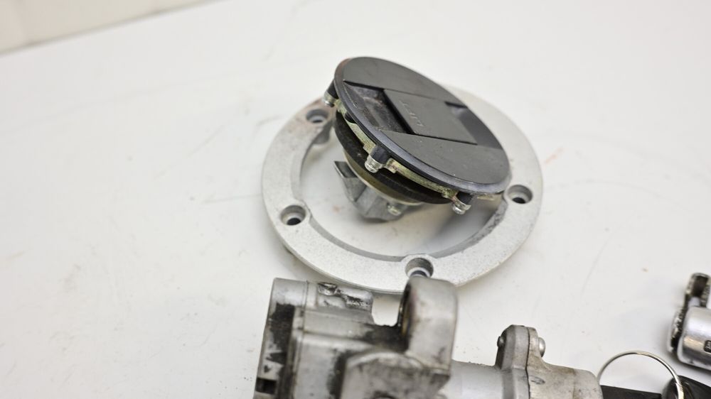 Set Contact Chei Buson Rezervor Incuietoare Sa Suzuki SFV 650 Gladius