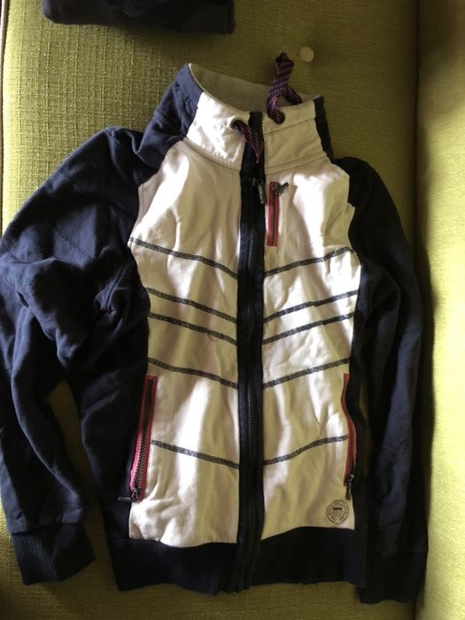 Hanorace, diferite marimi si firme