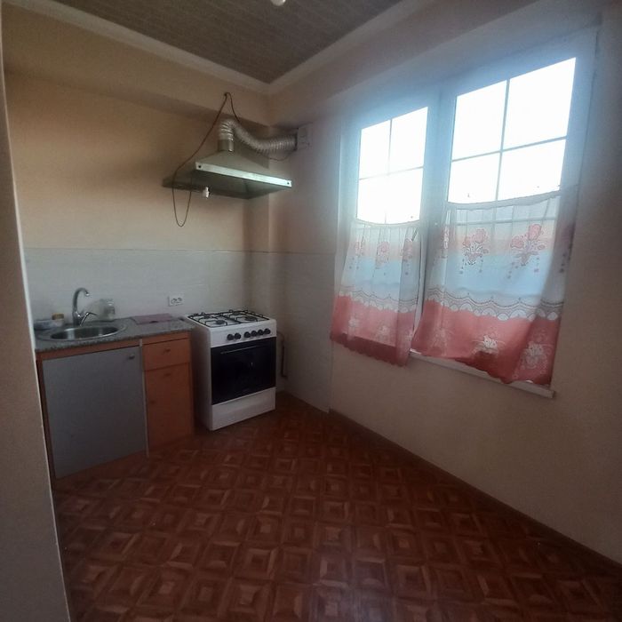 1 xonali kvartira oilali va talaba qizlar uchun ijaraga beriladi