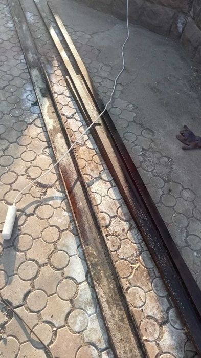 Швеллера металлически