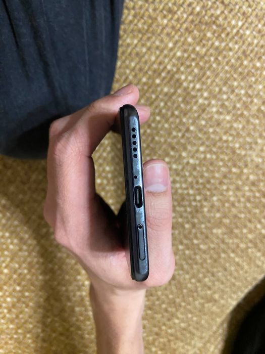 Poco F3 8/256  телефон