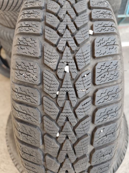 Продавам 4 зимни гуми 195/60/16 Dunlop