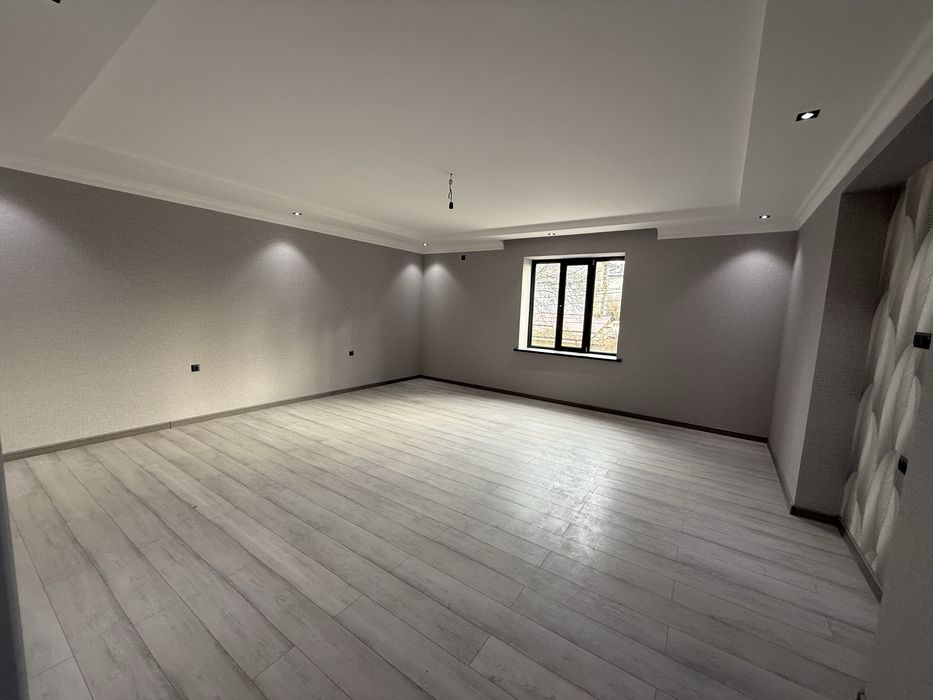 Арендна офис шоу рум дом на Ивлева 10у.е м2 новый дом