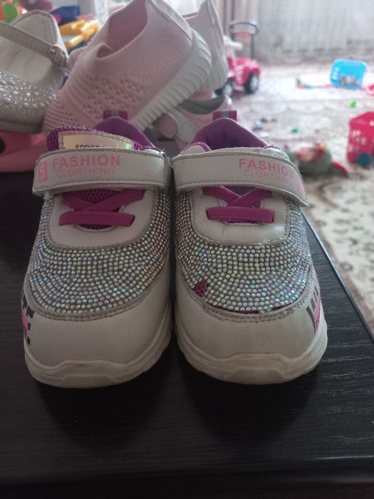 Продам обувь на девочку !