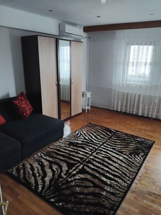 Apartament piata centrala.complet mobilat+loc parcare masina.