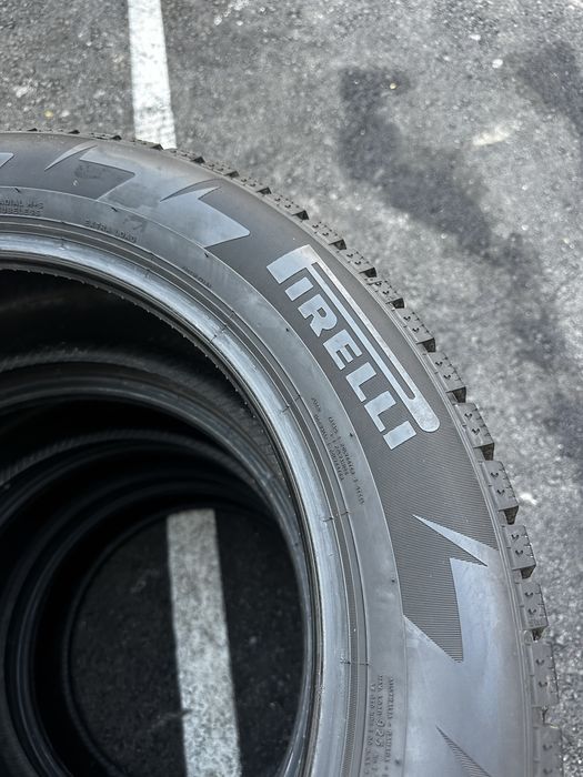 235/55/20 Pirelli шипы комплект