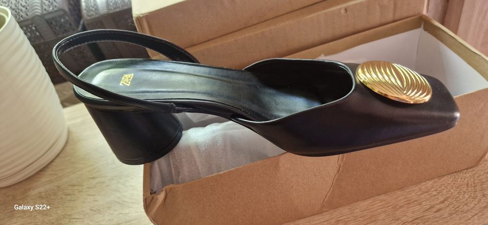 Босоножки  38 размер