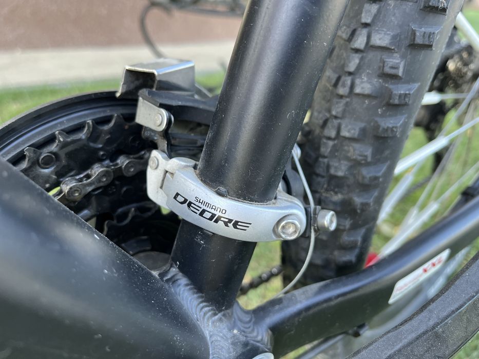 Bicicleta Cube Race, cadru aluminiu, echipata full