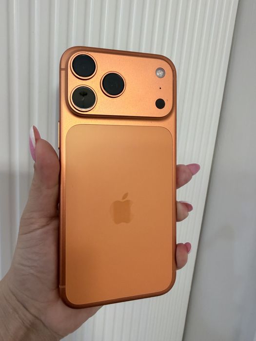 Продам 17 про макс