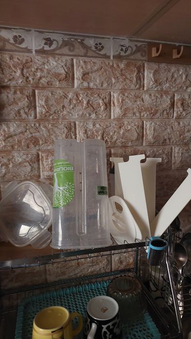 Продается 4-х секционный оргагайзер- контейнер для хранения  различных