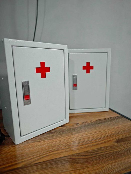 Аптечка металлическая