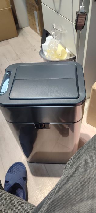 Продается мусорный бак