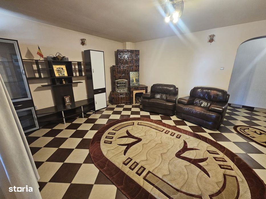 Casă de închiriat în Curtea de Argeș.