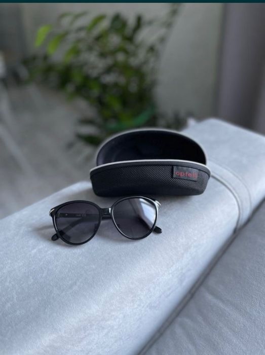 Очки солнцезащитные