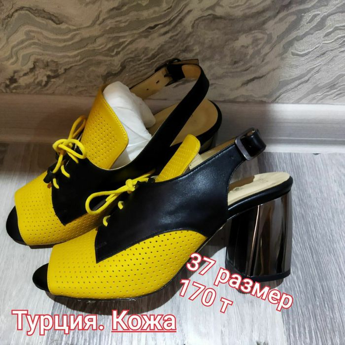 Туфли вечерние на  каблуке