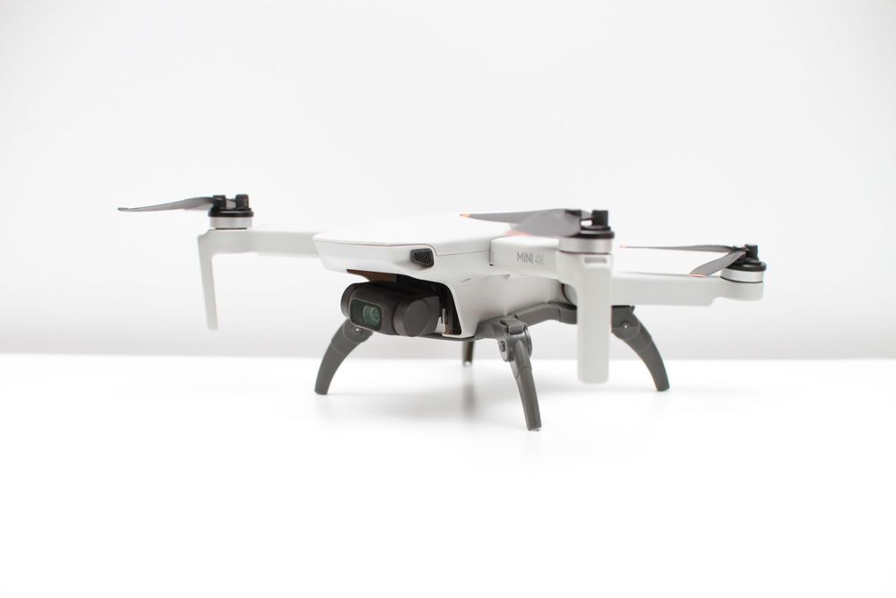DJI Mini 4K, 2 acumulatori originali, charger, filtru CPL, accesorii diverse