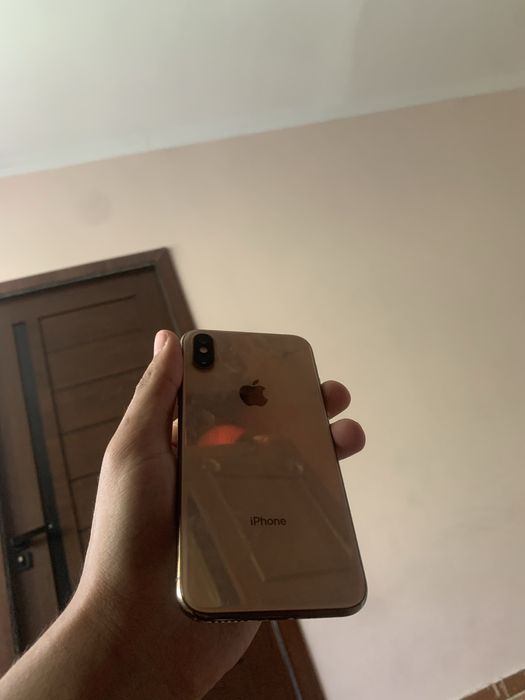 Iphone xs 64/ 77 %