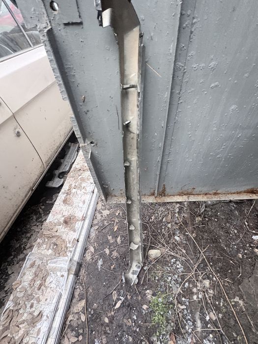 Автозапчасти молдинг