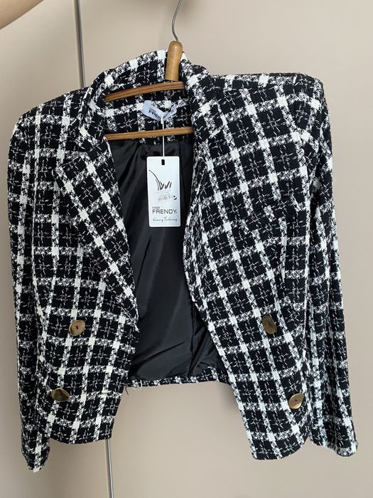 Женский пиджак твидовый