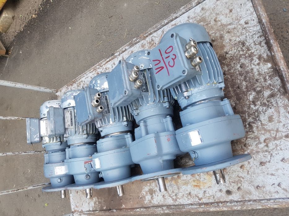 Фланцов мотор-редуктор/редуктори