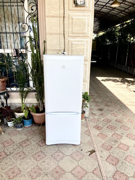 Продам холодильник Индезит