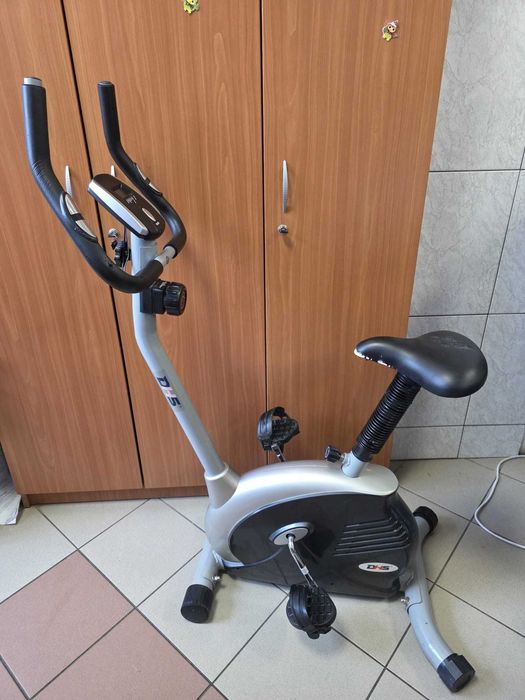 2 aparate de sport: fitness pentru abdomen si bicicleta de camera