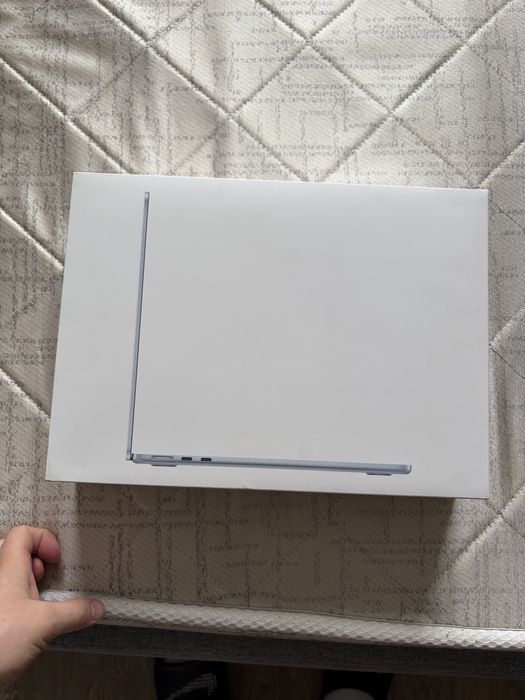 Macbook air m5 16/512 7циклов