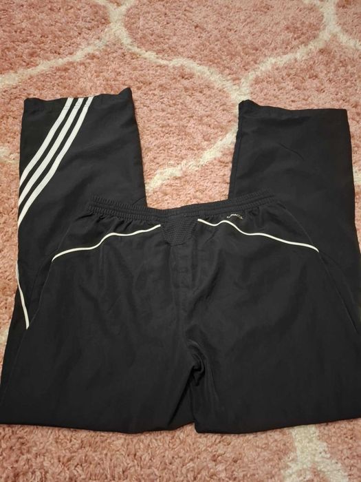 Adidas и Puma  Анцузи