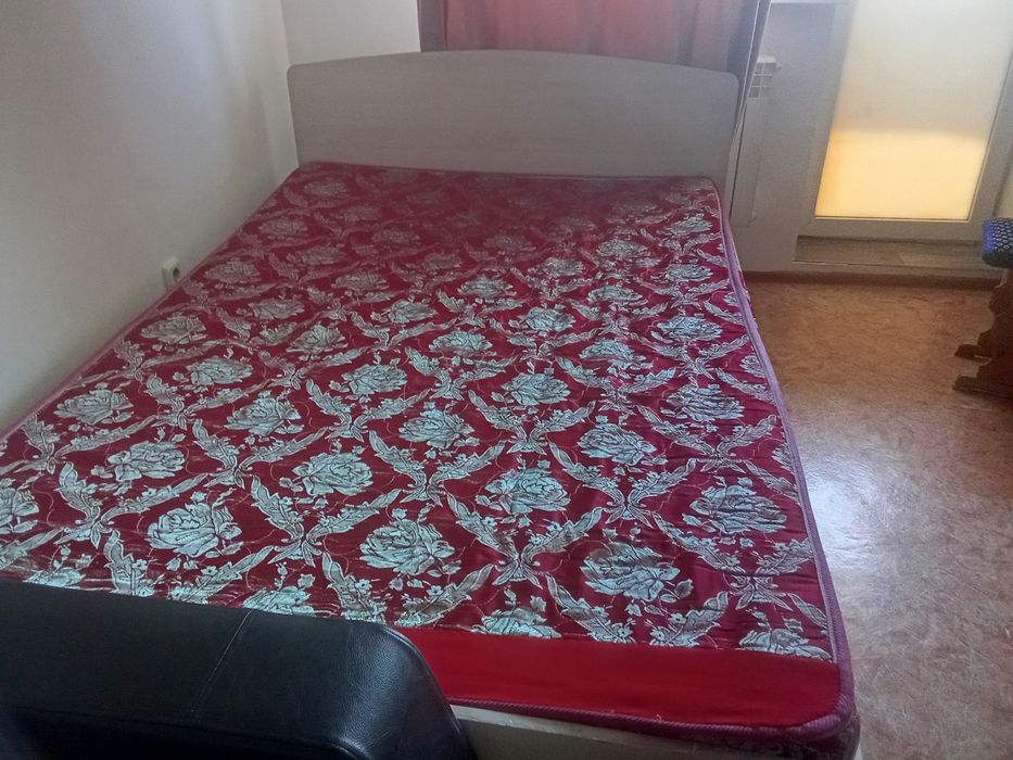 Кровать полутораспальный